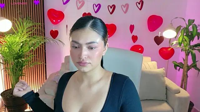 Snapshot of victoria___moon chatting on 02-12-26, 01:06 victoria moon online show from 02-12-26, 01:06