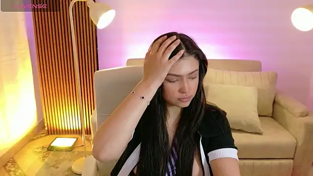 Snapshot of victoria___moon chatting on 02-24-26, 01:31 victoria moon online show from 02-24-26, 01:31