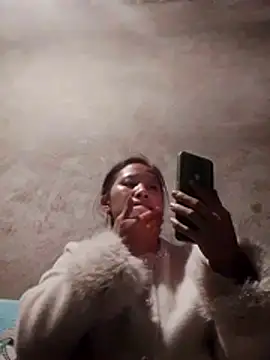 Snapshot of Meyyy09 chatting on 12-16-25, 05:01 Meyyy09 online show from 12-16-25, 05:01