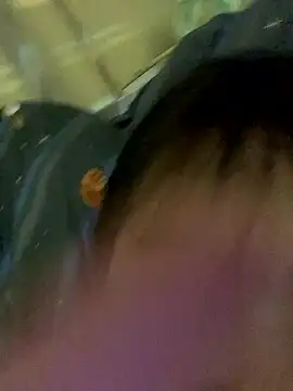 Snapshot of Mon_babyy chatting on 01-14-26, 04:01 Mon babyy online show from 01-14-26, 04:01