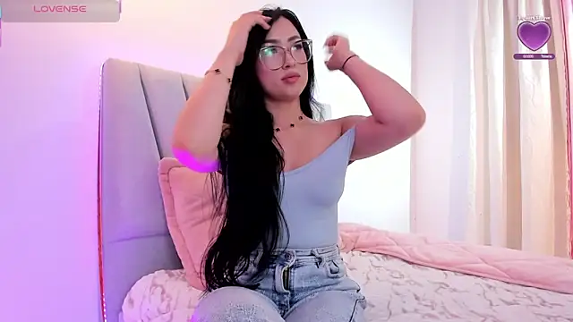 Snapshot of Ambaar5 chatting on 02-13-26, 12:17 Ambaar5 online show from 02-13-26, 12:17