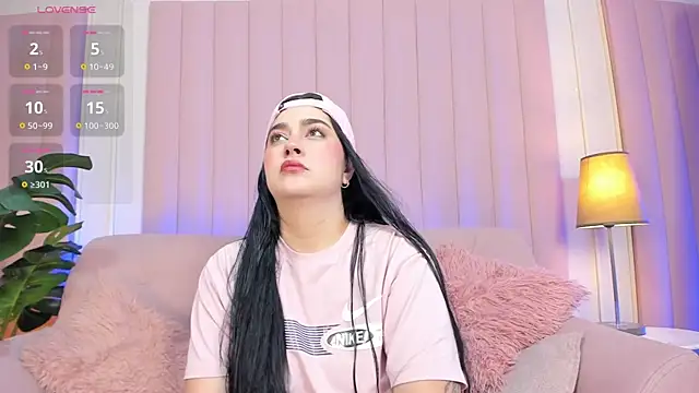 Snapshot of ZiaCooper_ chatting on 12-14-25, 11:59 ZiaCooper online show from 12-14-25, 11:59