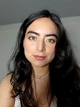 Snapshot of saasha_Petit chatting on 02-24-26, 11:08 saasha Petit online show from 02-24-26, 11:08