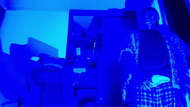 Snapshot of NoahGun_ chatting on 12-15-25, 06:39 NoahGun online show from 12-15-25, 06:39