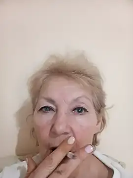 Snapshot of Calypso-Loove chatting on 12-16-25, 12:10 Calypso-Loove online show from 12-16-25, 12:10