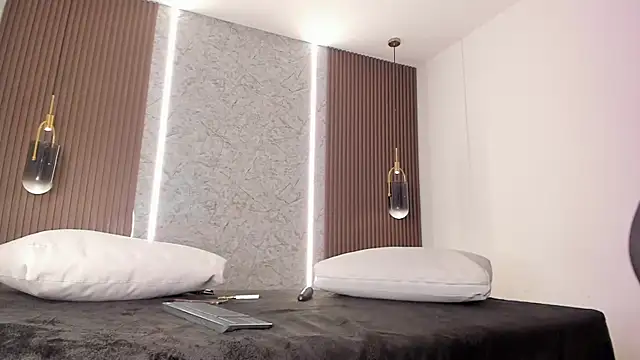 maye wells  online show from 02-27-26, 07:25