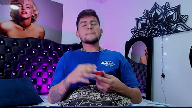 vaalentiino online show from 12-14-25, 10:25