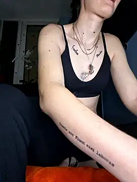 Snapshot of Er_yes_ass chatting on 01-11-26, 09:20 Er yes ass online show from 01-11-26, 09:20