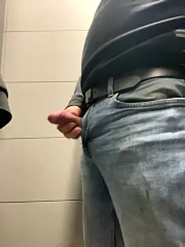 Snapshot of VIP9696 chatting on 01-09-26, 08:17 VIP9696 online show from 01-09-26, 08:17