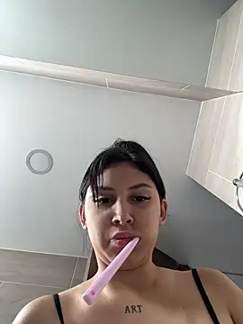 Snapshot of GennaJames_ chatting on 12-13-25, 09:09 GennaJames online show from 12-13-25, 09:09