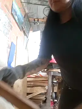 Snapshot of Magenta_Moon chatting on 12-17-25, 08:26 Magenta Moon online show from 12-17-25, 08:26