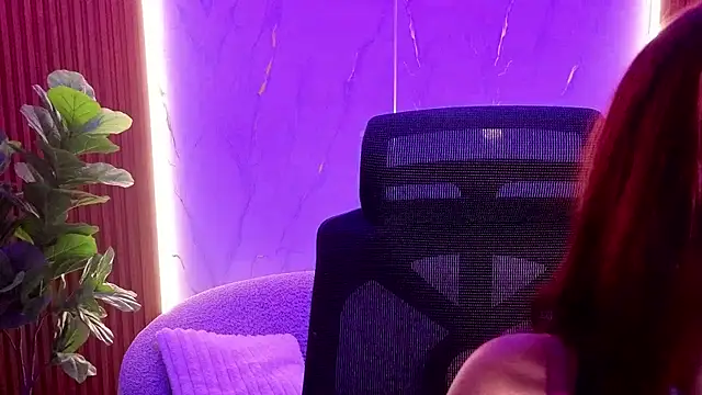 scarlettvg online show from 12-17-25, 04:29