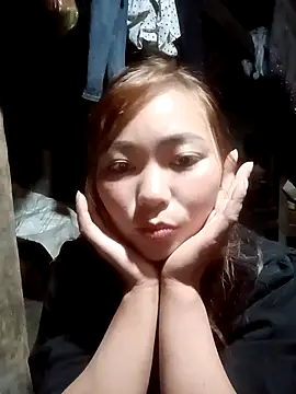 Snapshot of dona77 chatting on 12-15-25, 07:51 dona77 online show from 12-15-25, 07:51