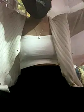 Snapshot of LucAnh99 chatting on 12-16-25, 11:37 LucAnh99 online show from 12-16-25, 11:37