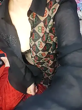 Snapshot of Alone_nothing chatting on 12-14-25, 04:01 Alone nothing online show from 12-14-25, 04:01