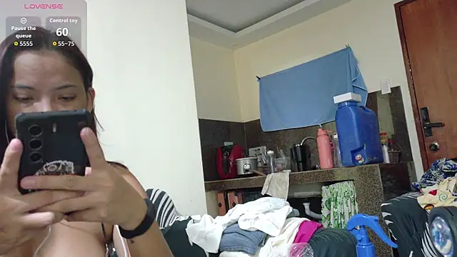 Snapshot of Cinpussie89 chatting on 12-15-25, 02:54 Cinpussie89 online show from 12-15-25, 02:54