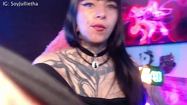 Julls420  online show from 02-25-26, 04:33