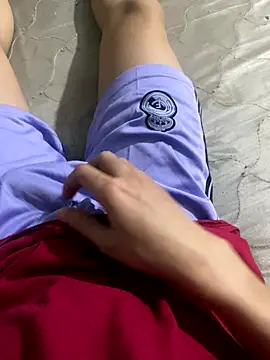 Snapshot of Sky1234- chatting on 12-15-25, 06:28 Sky1234- online show from 12-15-25, 06:28