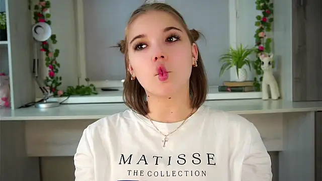 SolBurri online show from 12-21-25, 01:46