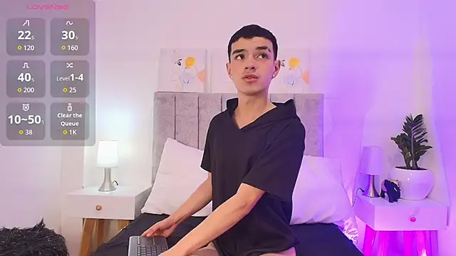 Kris Storm online show from 12-18-25, 08:04