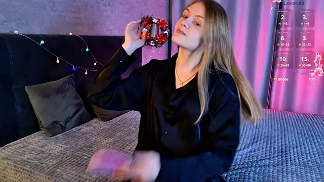 Snapshot of _Kate_cute chatting on 12-18-25, 05:19 Kate cute online show from 12-18-25, 05:19