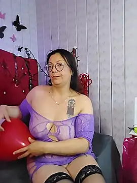 Snapshot of Susana_Rojas chatting on 02-15-26, 10:14 Susana Rojas online show from 02-15-26, 10:14