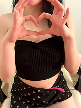 Snapshot of Lucy79xx chatting on 12-16-25, 07:46 Lucy79xx online show from 12-16-25, 07:46