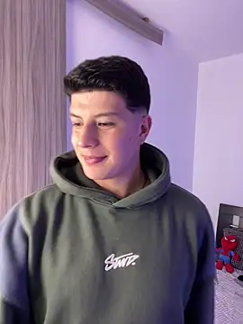 Snapshot of Goldenknight33 chatting on 12-16-25, 02:44 Goldenknight33 online show from 12-16-25, 02:44