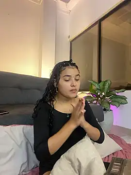 ladulcemary  online show from 01-19-26, 01:04