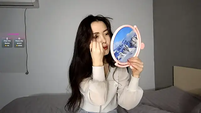 OleneBouras online show from 12-14-25, 09:25