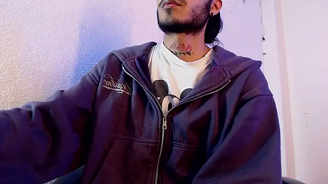 Snapshot of kingdani_hot chatting on 12-19-25, 02:51 kingdani hot online show from 12-19-25, 02:51