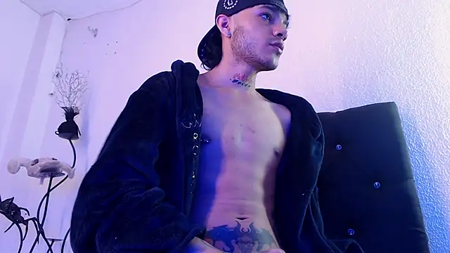 Snapshot of kingdani_hot chatting on 02-02-26, 03:05 kingdani hot online show from 02-02-26, 03:05