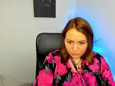 Snapshot of NessaDream chatting on 12-16-25, 02:11 NessaDream online show from 12-16-25, 02:11