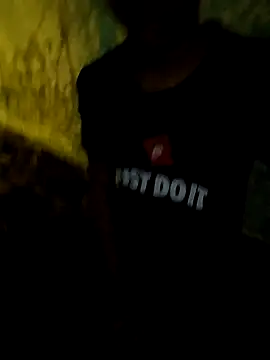 Snapshot of Andreskelly chatting on 02-05-26, 02:49 Andreskelly online show from 02-05-26, 02:49