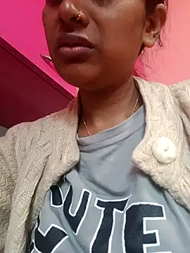 Snapshot of nehakapoor89 chatting on 12-18-25, 09:04 nehakapoor89 online show from 12-18-25, 09:04