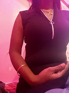 Snapshot of nehakapoor89 chatting on 12-19-25, 09:05 nehakapoor89 online show from 12-19-25, 09:05