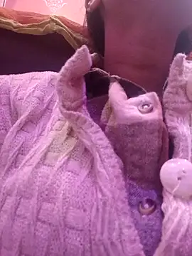 Snapshot of nehakapoor89 chatting on 12-20-25, 08:32 nehakapoor89 online show from 12-20-25, 08:32