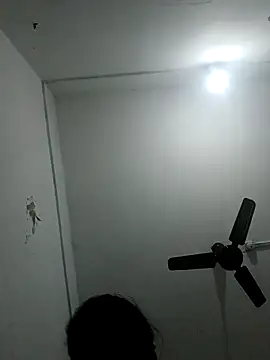 Snapshot of nehakapoor89 chatting on 12-22-25, 05:54 nehakapoor89 online show from 12-22-25, 05:54