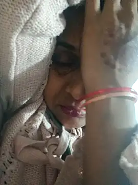 Snapshot of nehakapoor89 chatting on 02-19-26, 04:58 nehakapoor89 online show from 02-19-26, 04:58