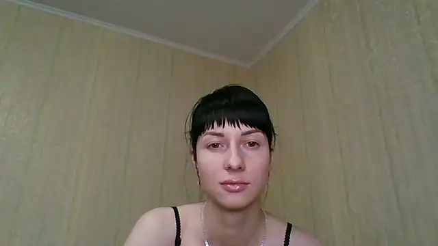 Snapshot of -Huntress- chatting on 12-16-25, 07:30 -Huntress- online show from 12-16-25, 07:30