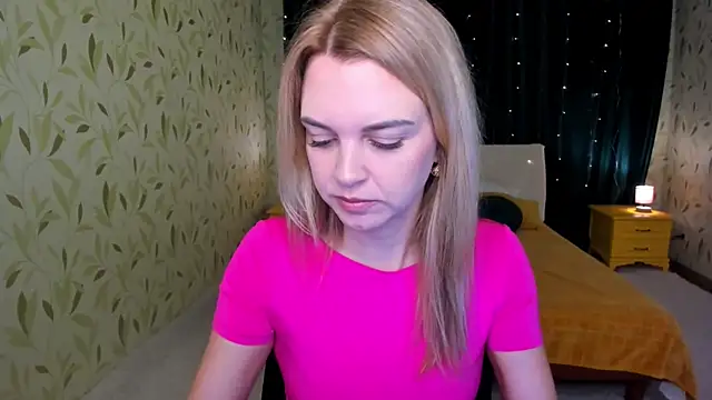 LunaFlinn online show from 02-09-26, 04:27