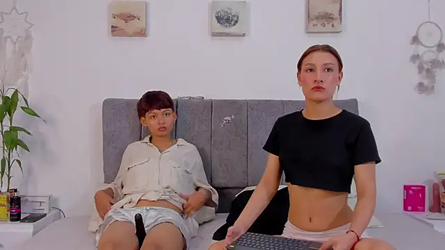 Snapshot of tefi_meow_ chatting on 12-22-25, 03:20 tefi meow online show from 12-22-25, 03:20