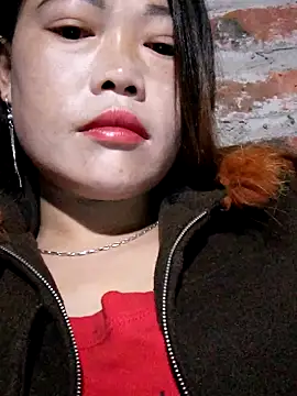 Snapshot of yana-zz chatting on 12-15-25, 04:33 yana-zz online show from 12-15-25, 04:33