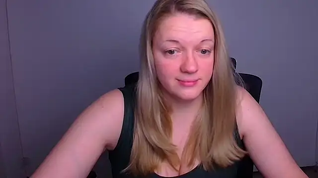 Snapshot of Samantha_Gloww chatting on 12-18-25, 07:03 Samantha Gloww online show from 12-18-25, 07:03