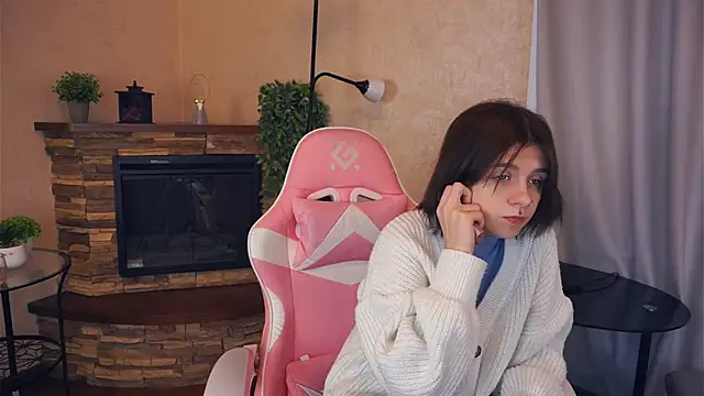 Snapshot of IleanaPishko chatting on 12-16-25, 09:03 IleanaPishko online show from 12-16-25, 09:03