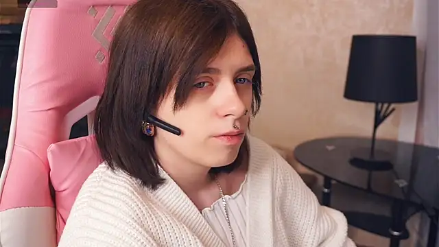 IleanaPishko online show from 12-18-25, 07:03