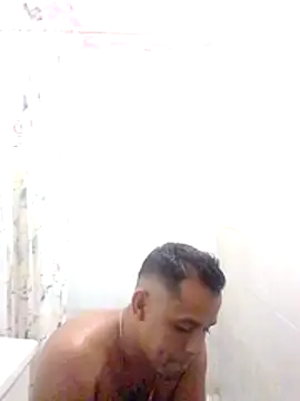 Snapshot of lesoley chatting on 12-15-25, 01:32 lesoley online show from 12-15-25, 01:32