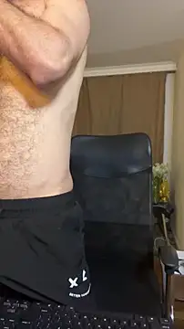 Snapshot of _YOURHERO chatting on 01-12-26, 11:32 YOURHERO online show from 01-12-26, 11:32