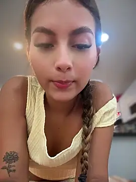 Snapshot of Valeria-escobar chatting on 07-28-26, 02:13 Valeria-escobar online show from 07-28-26, 02:13