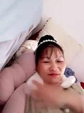 Snapshot of Cako-naka chatting on 02-05-26, 05:45 Cako-naka online show from 02-05-26, 05:45